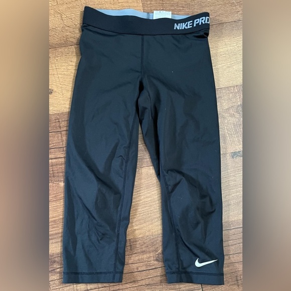 Nike pro Womens crop leggings drifit XS extra small - Picture 1 of 6